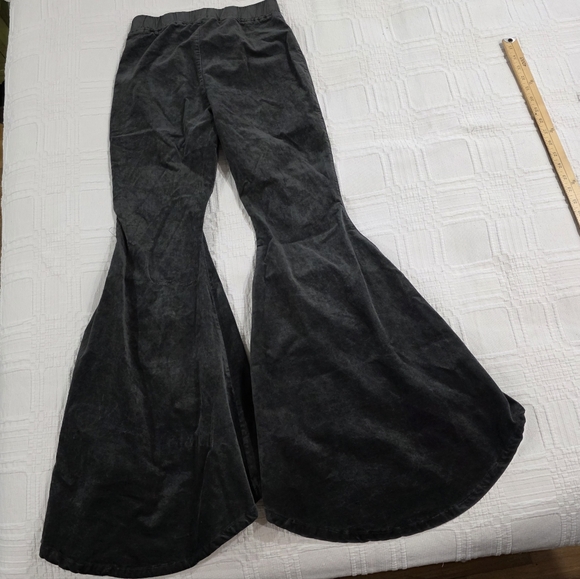 Umgee Charcoal Black Flared Pants Size Medium Retro Bell Bottoms Festival Boho - Picture 11 of 14